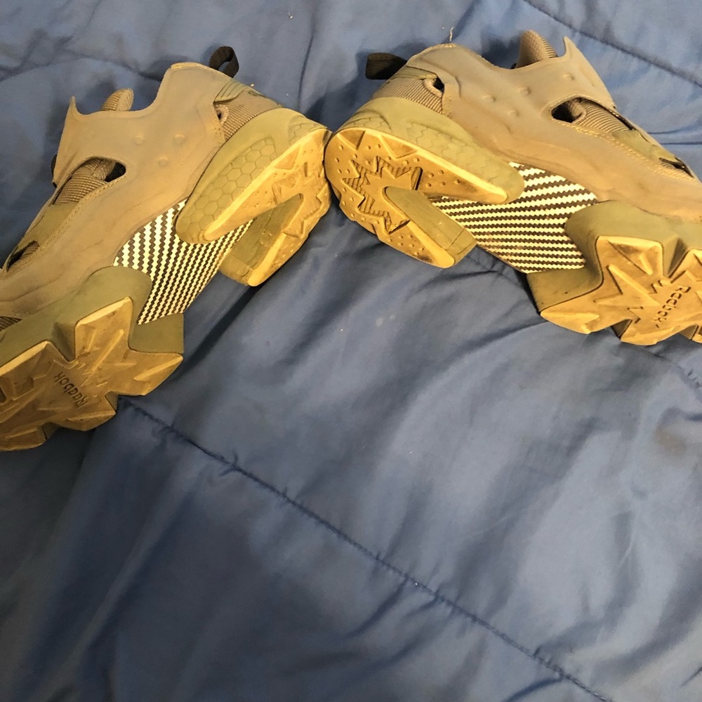 Like New Reebok insta Pump - Picture 4 of 7